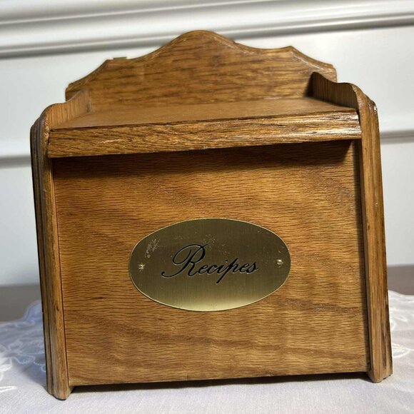 Oak recipe box - Picture 1 of 10